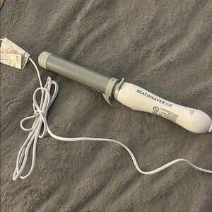 The Beachwaver Co. White and Gray Hair Curler
